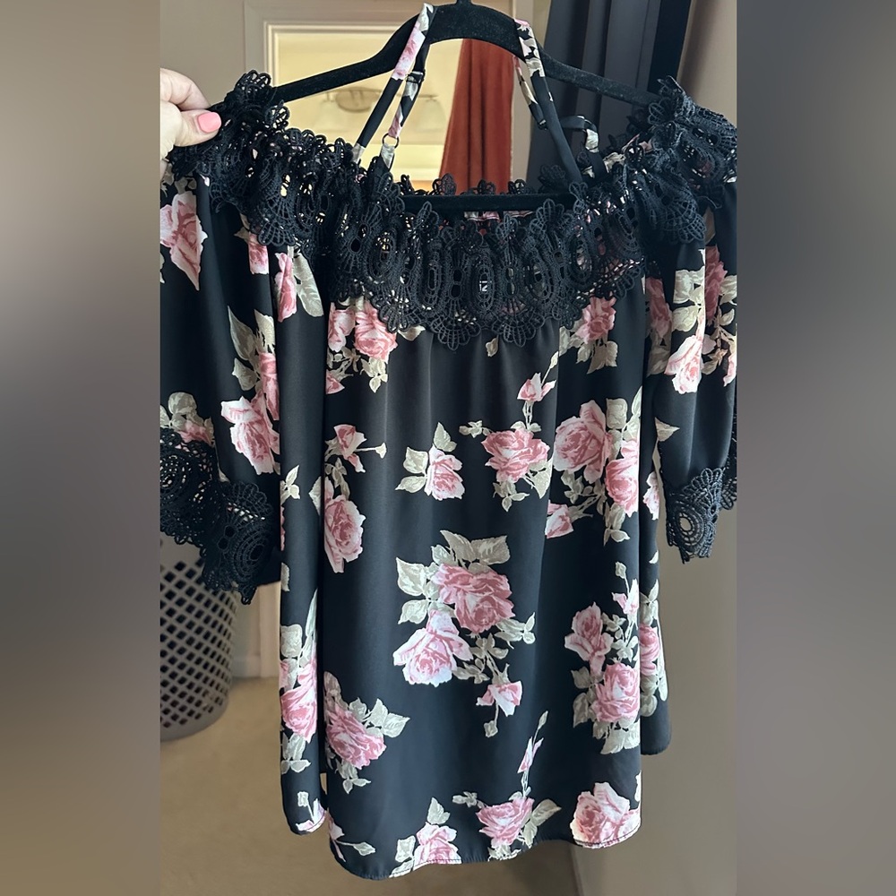 Iz Byer Black and Pink Ruffled 3/4 Sleeve Blouse